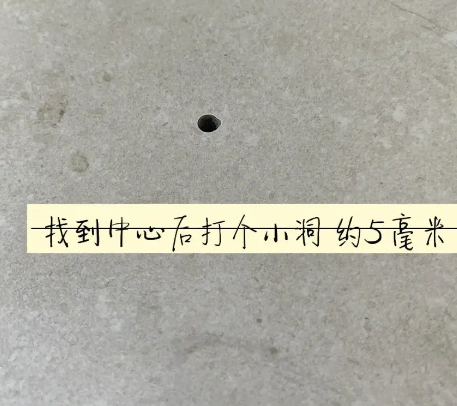 辽中瓷砖空鼓维修公司专业解答在瓷砖铺贴过程中，如果砂料搅拌不均匀，将会带来以下问题